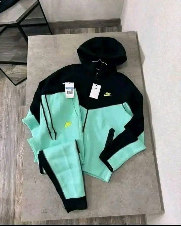 Nike Suits - Image 4