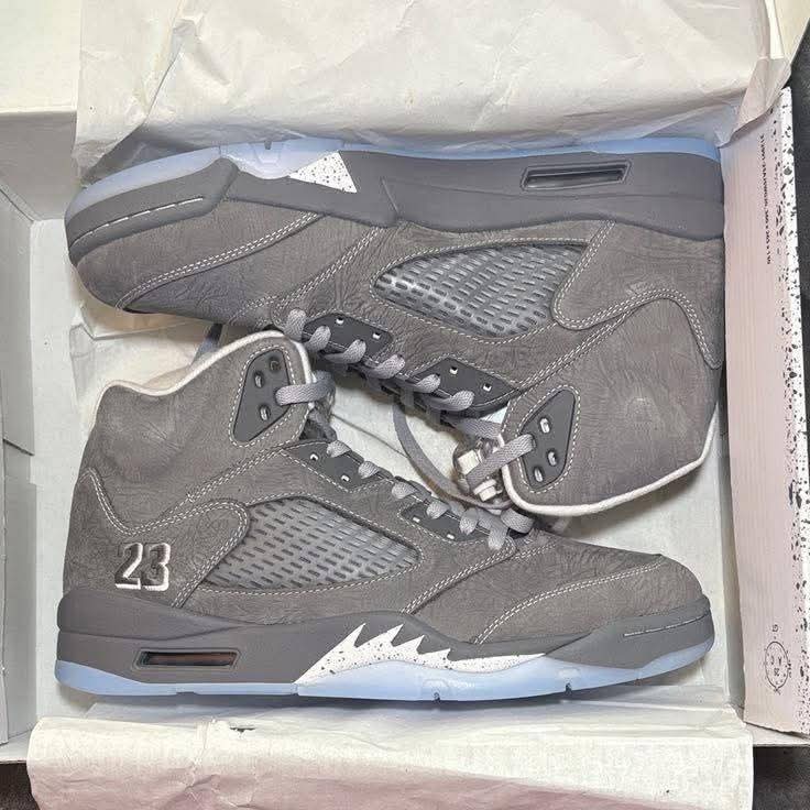 Jordan Sneakers - Image 4