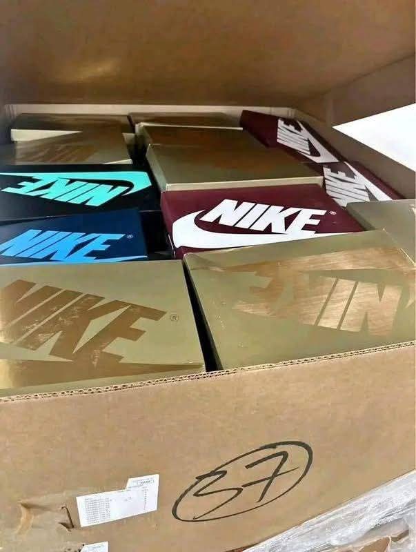 Nike sneakers - Image 2