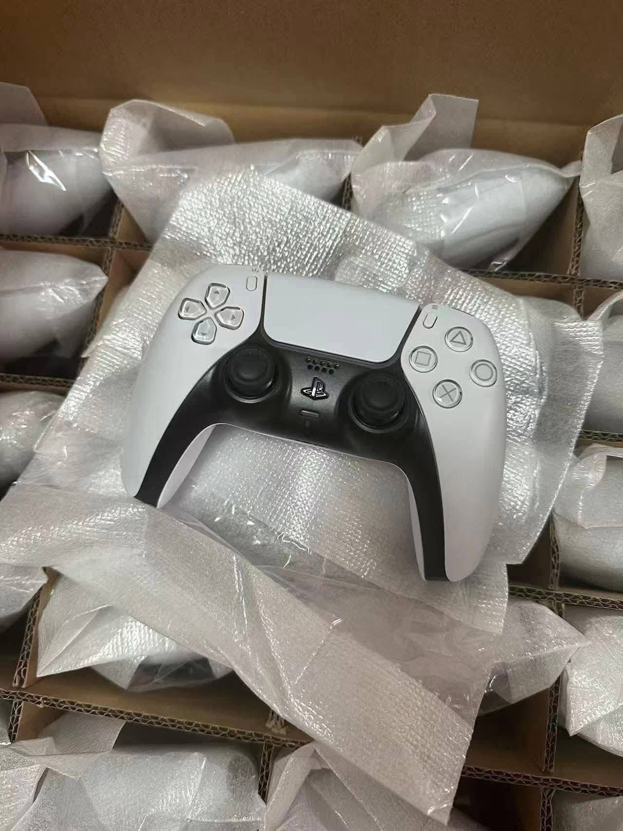PS5 Controllers - Image 6